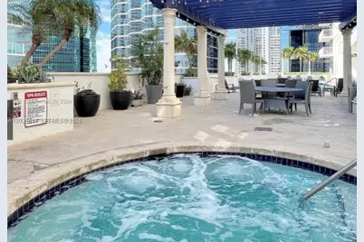 1200 Brickell Bay Dr #3318, Miami, FL 33131 - Photo 7