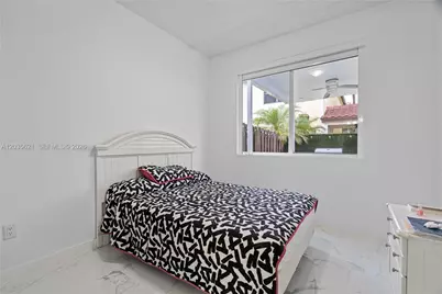 10294 NW 71st Ter, Doral, FL 33178 - Photo 9