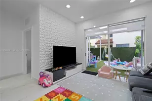 10294 NW 71st Terrace, Doral, FL 33178 - Photo 3