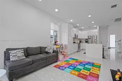 10294 NW 71st Ter, Doral, FL 33178 - Photo 13