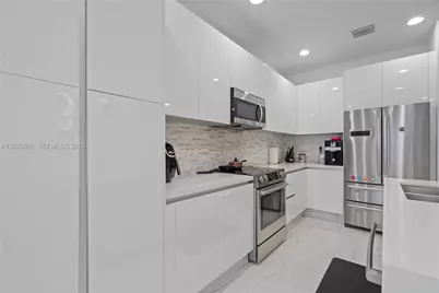 10294 NW 71st Ter, Doral, FL 33178 - Photo 7