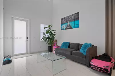 10294 NW 71st Ter, Doral, FL 33178 - Photo 15