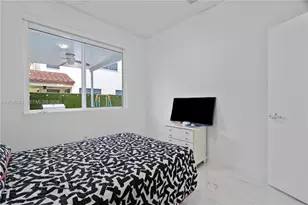 10294 NW 71st Terrace, Doral, FL 33178 - Photo 11