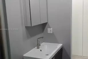 1525 Meridian Ave, Miami Beach, FL 33139 - Photo 19