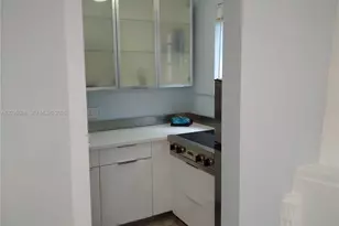 1525 Meridian Ave, Miami Beach, FL 33139 - Photo 13
