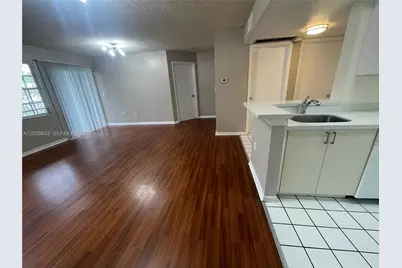 2811 N Oakland Forest Dr #206, Oakland Park, FL 33309 - Photo 1
