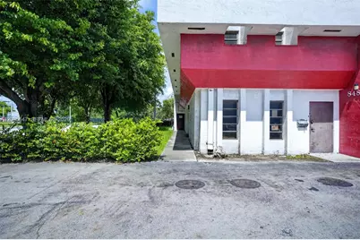 First Generation Restaurant For Lease in Doral, Doral, FL 33166 - Photo 3