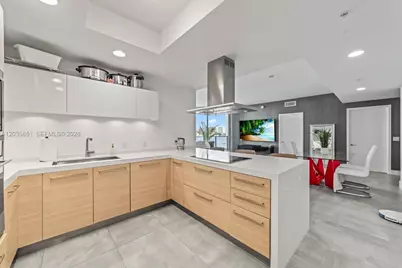 17111 Biscayne Blvd #503, North Miami Beach, FL 33160 - Photo 5