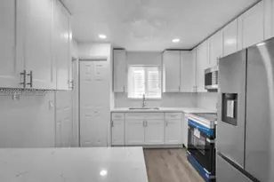 3811 NW 6th Pl, Lauderhill, FL 33311 - Photo 7