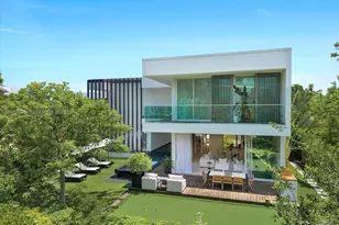 810 W 47th Ct, Miami Beach, FL 33140 - Photo 1