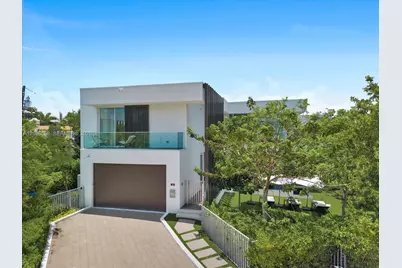 810 W 47 Ct, Miami Beach, FL 33140 - Photo 31