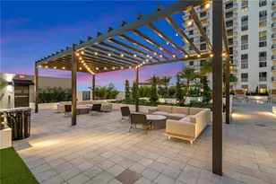 16395 Biscayne Blvd, North Miami Beach, FL 33160 - Photo 9