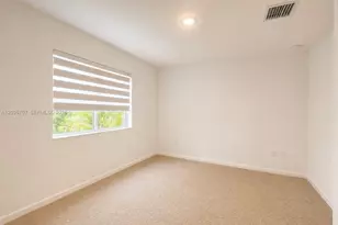2459 SE 10th St, Homestead, FL 33035 - Photo 5