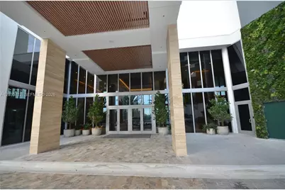 16385 Biscayne Blvd #519, North Miami Beach, FL 33160 - Photo 1