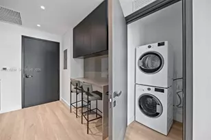 20 NE 11th St, Miami, FL 33132 - Photo 37