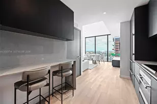 20 NE 11th St, Miami, FL 33132 - Photo 45