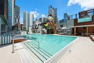 20 NE 11th St, Miami, FL 33132 - Photo 9