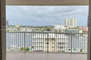 121 Golden Isles Dr, Hallandale Beach, FL 33009 - Photo 17