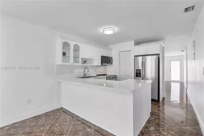 11432 NW 87th Pl #11432, Hialeah Gardens, FL 33018 - Photo 7