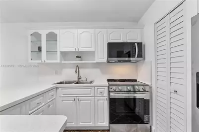 11432 NW 87th Pl #11432, Hialeah Gardens, FL 33018 - Photo 9