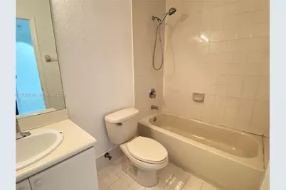 1658 SE 28th Ct #201, Homestead, FL 33035 - Photo 11