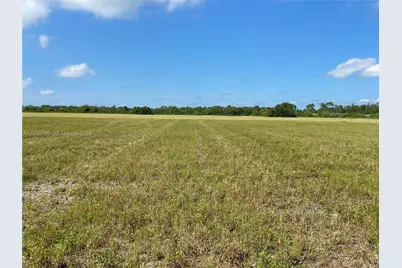 Christopher Lane, Clewiston, FL 33440 - Photo 1