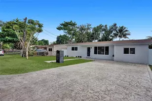 310 NE 162nd St, Miami, FL 33162 - Photo 35