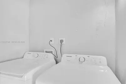 310 NE 162nd St, Miami, FL 33162 - Photo 23