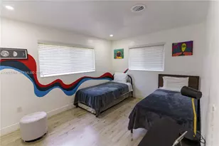 310 NE 162nd St, Miami, FL 33162 - Photo 5