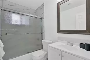 310 NE 162nd St, Miami, FL 33162 - Photo 15