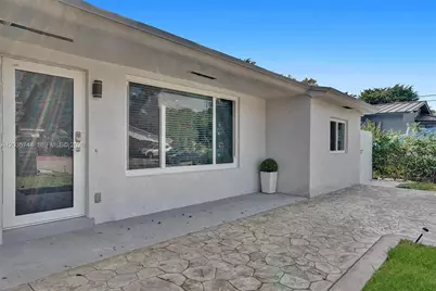 310 NE 162nd St, Miami, FL 33162 - Photo 1