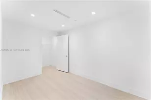 2411 Laguna Cir, North Miami, FL 33181 - Photo 25