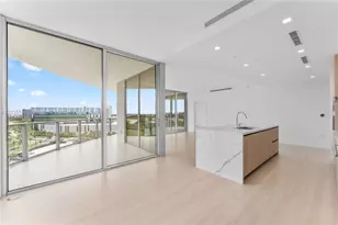 2411 Laguna Cir, North Miami, FL 33181 - Photo 3
