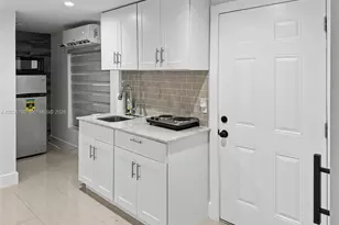 960 NE 146th St, North Miami, FL 33161 - Photo 35