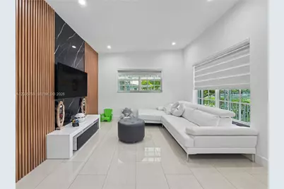 960 NE 146th St, North Miami, FL 33161 - Photo 1