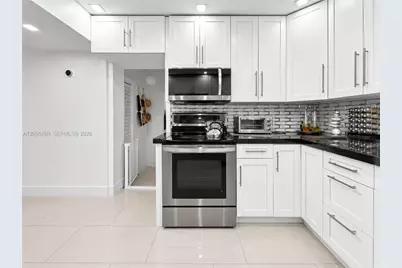 960 NE 146th St, North Miami, FL 33161 - Photo 19
