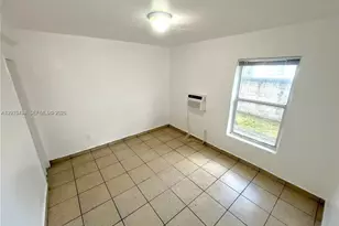 420 NW 10th St, Miami, FL 33136 - Photo 5