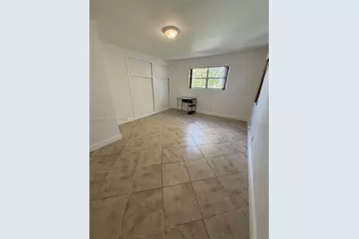 7720 Byron Ave #4, Miami Beach, FL 33141 - Photo 27