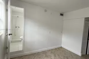7720 Byron Ave, Miami Beach, FL 33141 - Photo 17