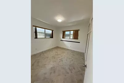 7720 Byron Ave #4, Miami Beach, FL 33141 - Photo 25