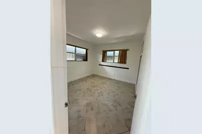7720 Byron Ave #4, Miami Beach, FL 33141 - Photo 21