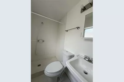 7720 Byron Ave #4, Miami Beach, FL 33141 - Photo 19