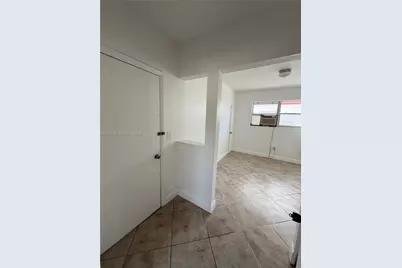 7720 Byron Ave #4, Miami Beach, FL 33141 - Photo 13