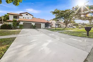443 NE 38th St, Boca Raton, FL 33431 - Photo 3
