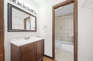 443 NE 38th St, Boca Raton, FL 33431 - Photo 23