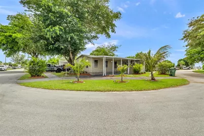 710 NW 217th Way, Pembroke Pines, FL 33029 - Photo 1