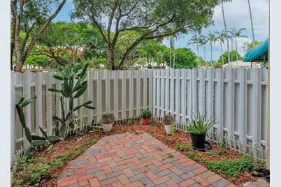 10710 NW 66th St #104, Doral, FL 33178 - Photo 33