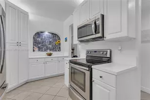 10710 NW 66th St, Doral, FL 33178 - Photo 25