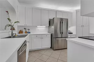 10710 NW 66th St, Doral, FL 33178 - Photo 23