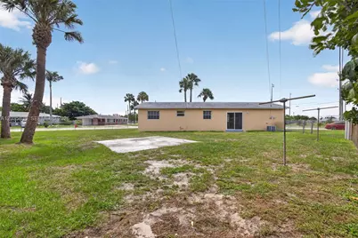 560 W 34th St, Riviera Beach, FL 33404 - Photo 31